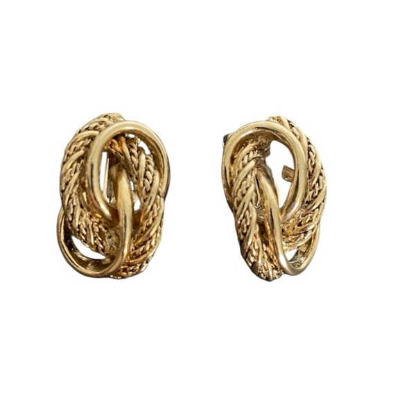 Jewelry - Vintage Gold Knot Clip on Earrings